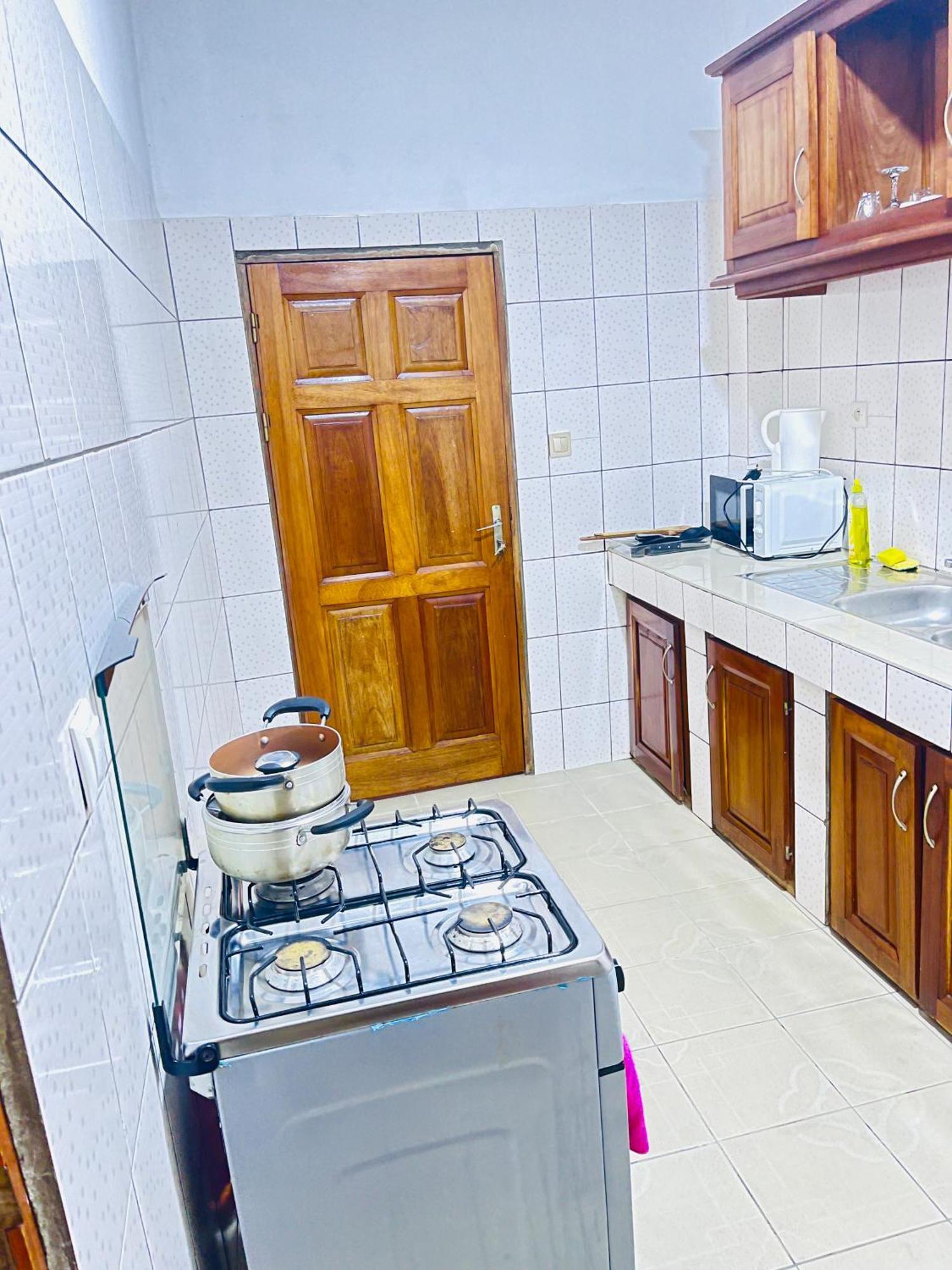 Appartements Modernes, Wifi, Tv - Yaounde, Omnisports المظهر الخارجي الصورة